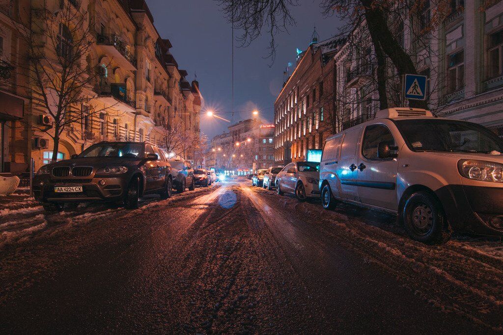 Первый снег в Киеве: в сети появились новые красочные фото столицы