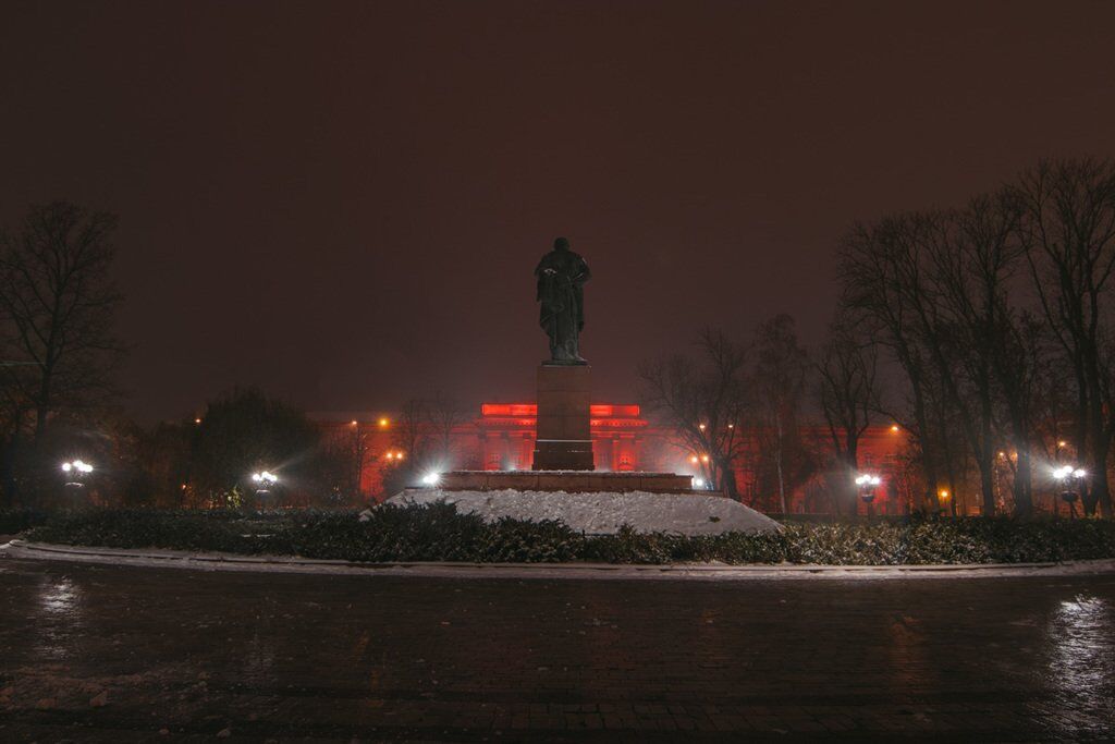 Перший сніг у Києві: в мережі з'явилися нові барвисті фото столиці