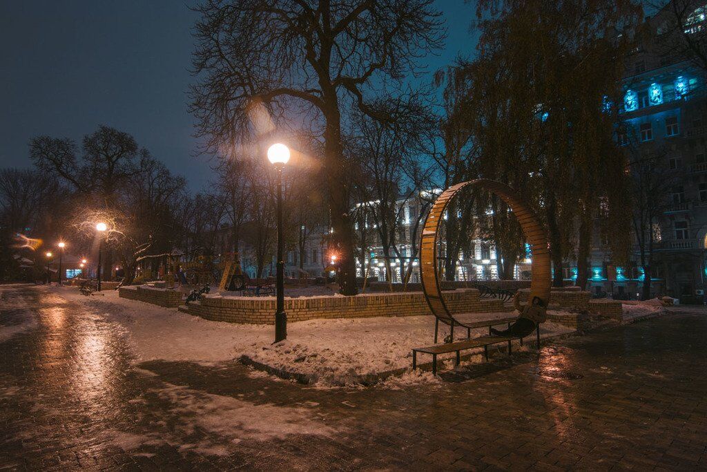 Перший сніг у Києві: в мережі з'явилися нові барвисті фото столиці