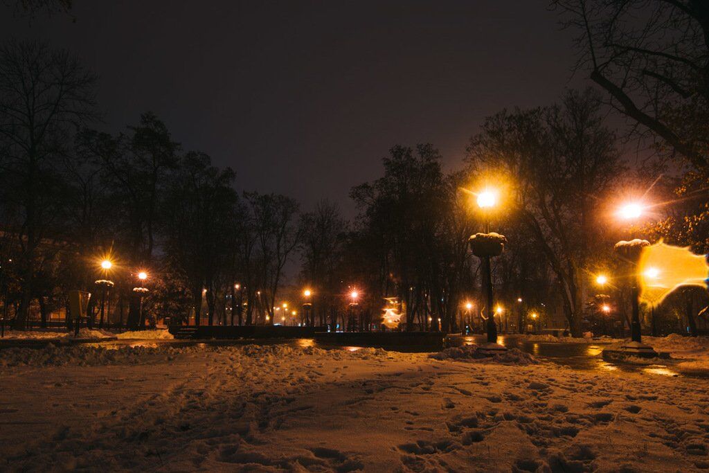 Перший сніг у Києві: в мережі з'явилися нові барвисті фото столиці