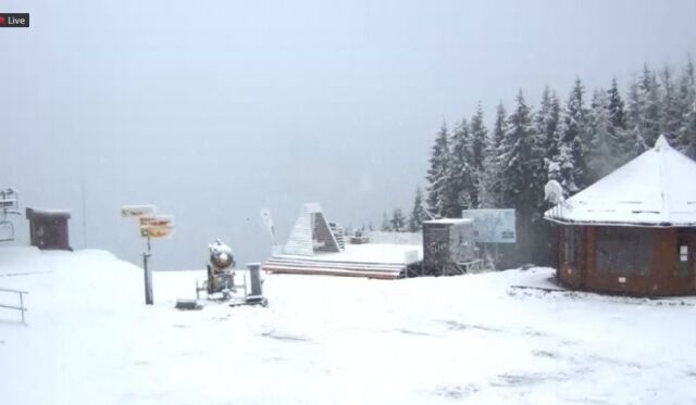 Популярные украинские курорты засыпало снегом: впечатляющие фото