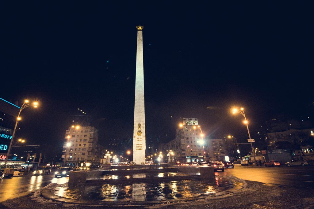 Ночная площадь Победы в Киеве: яркие фото с высоты