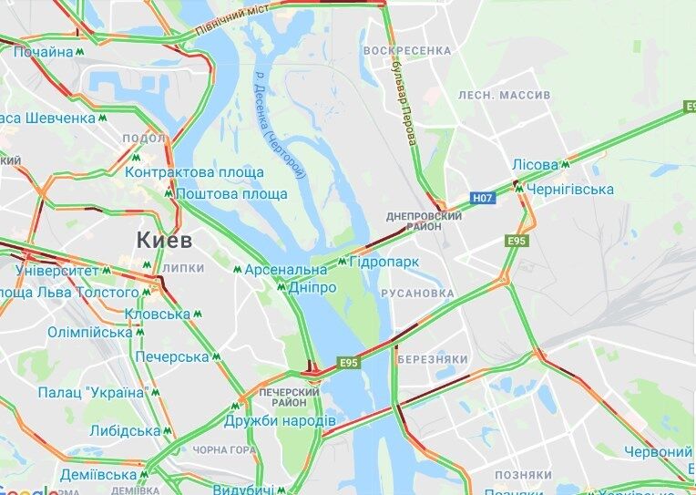 Вулиці Києва паралізували затори: карта "червоних" ділянок