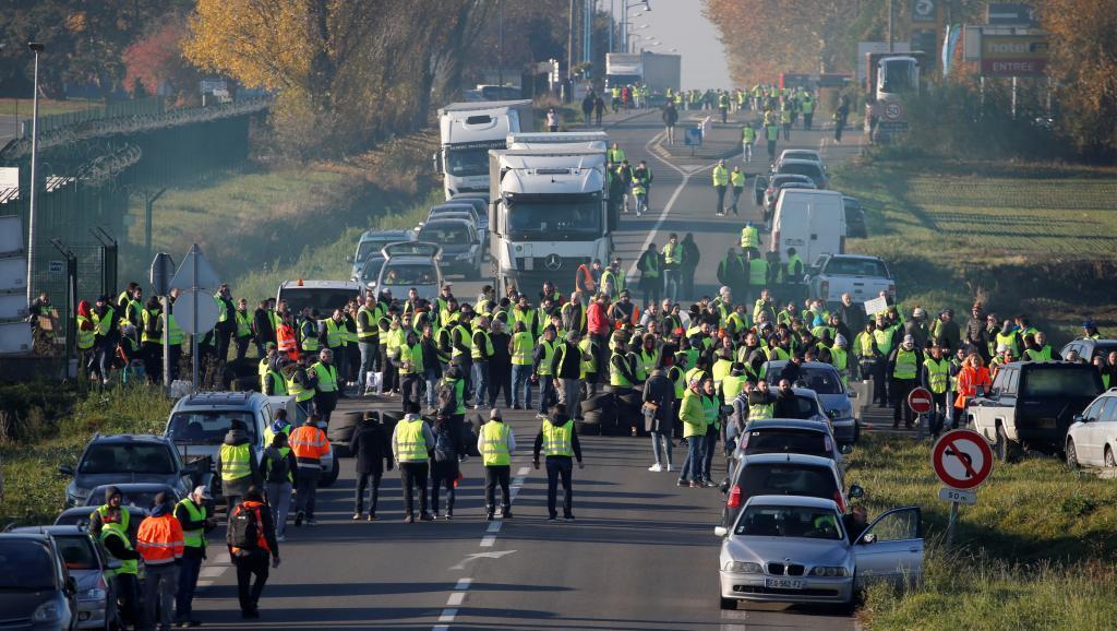 Во Франции вспыхнули масштабные протесты из-за цен на бензин: есть погибший и пострадавшие