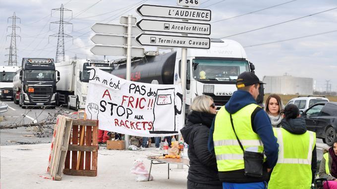 Паливний "майдан" у Франції: протестувальники влаштували нову блокаду