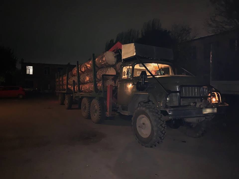 На Черкащині у військовому лісгоспі незаконно рубали ліс