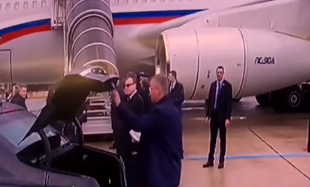 Что в багажнике? Сеть удивило видео с кортежем Путина