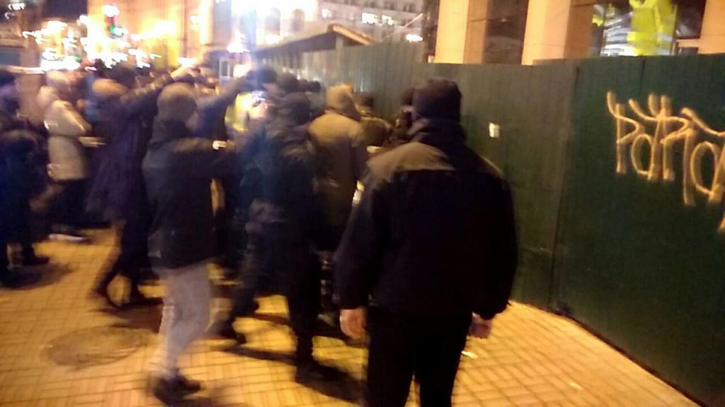 ''Отримав добру порцію газу'': у Києві на Найєма напали силовики