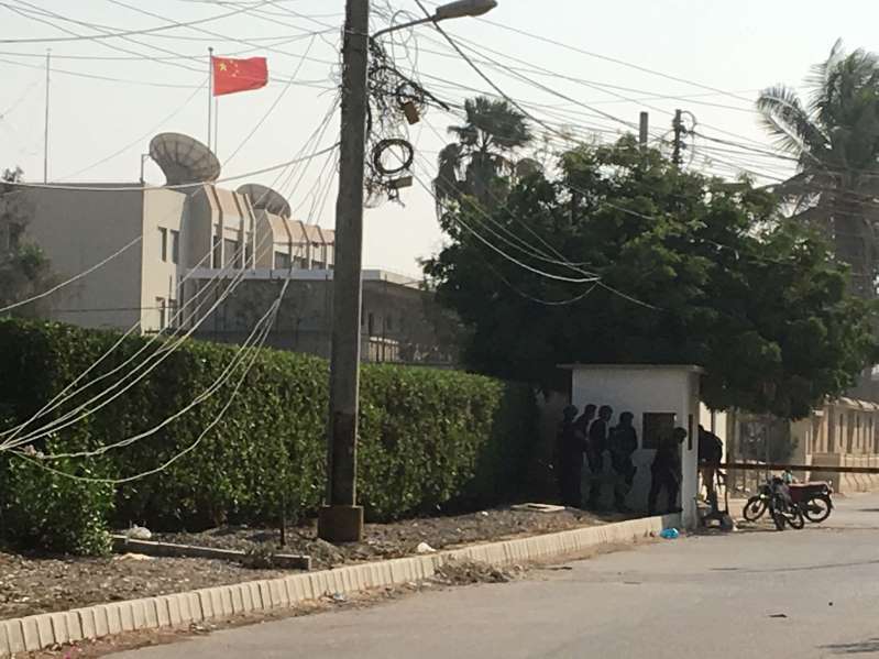 В Пакистане три смертника атаковали посольство Китая: первые фото и видео