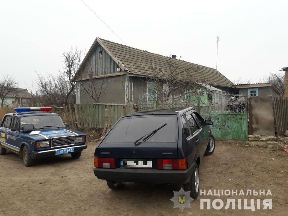 Изнасиловали и задушили: на Одесщине в заброшенном доме нашли труп 10-летней девочки. Первые фото с места преступления