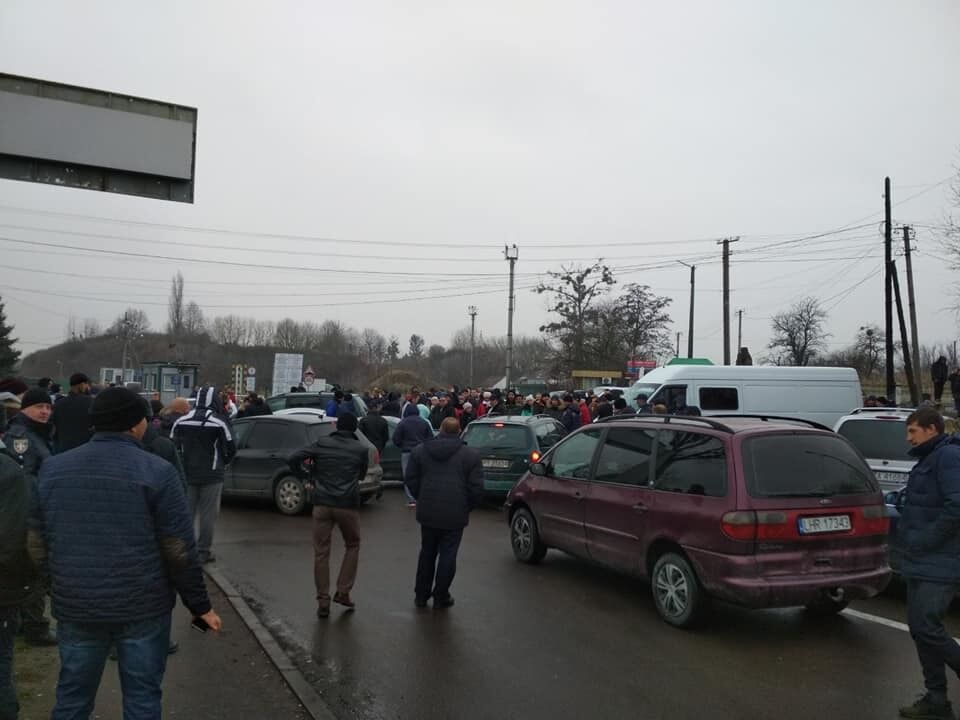 На границе с Польшей устроили бунт из-за нового закона Украины о ''евробляхах''