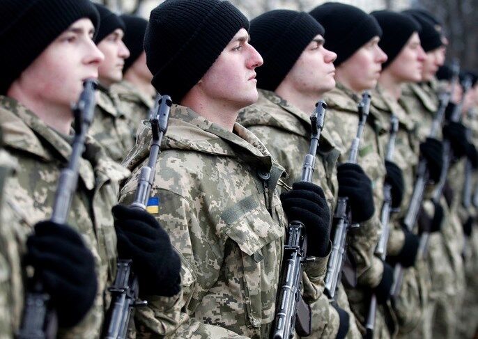 Военное положение в Украине: что это значит и как изменится жизнь