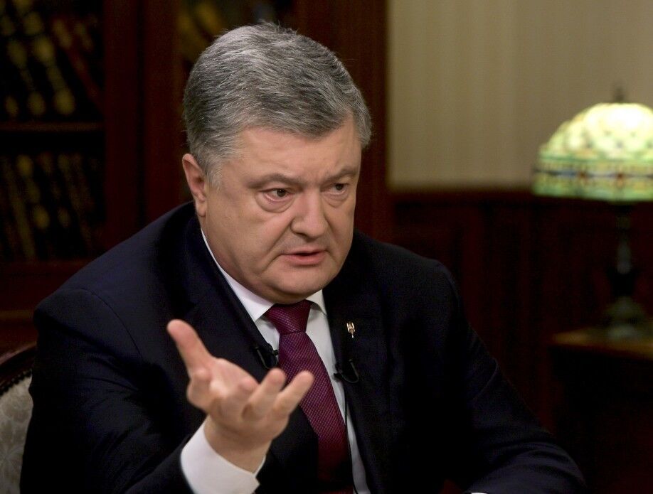 ''Остановим безумцев!'' Порошенко пояснил, как военное положение ударит по России