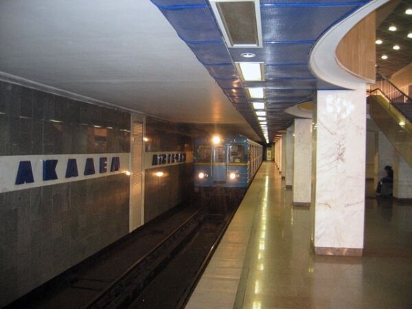 В Киеве случилось ЧП в метро: одна из линий остановилась