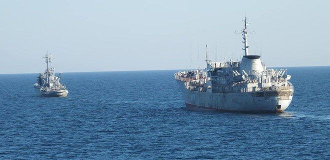 Переход кораблей "Донбасс" и "Корец" в Азовское море