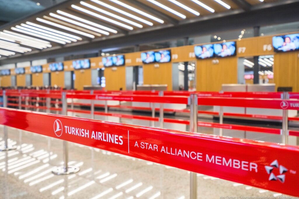 Путешественник показал, как выглядит самый большой аэропорт в мире: впечатляющие фото