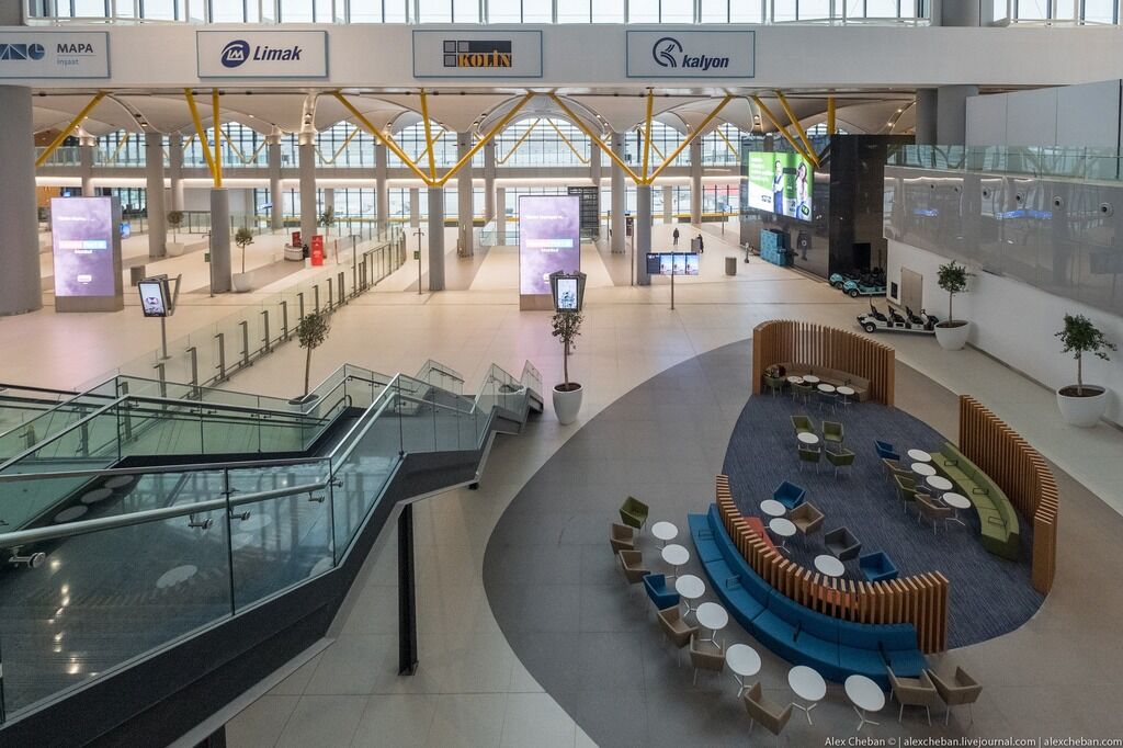 Путешественник показал, как выглядит самый большой аэропорт в мире: впечатляющие фото