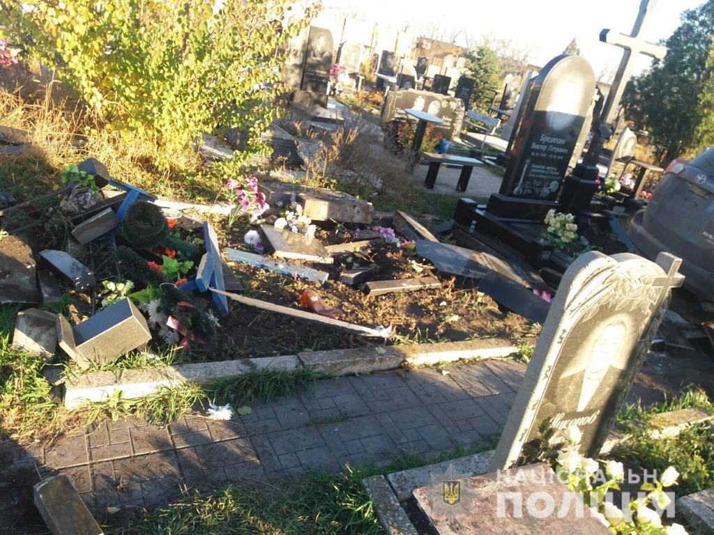 Священик УПЦ МП, який розгромив 10 могил, виявився росіянином: деталі скандалу