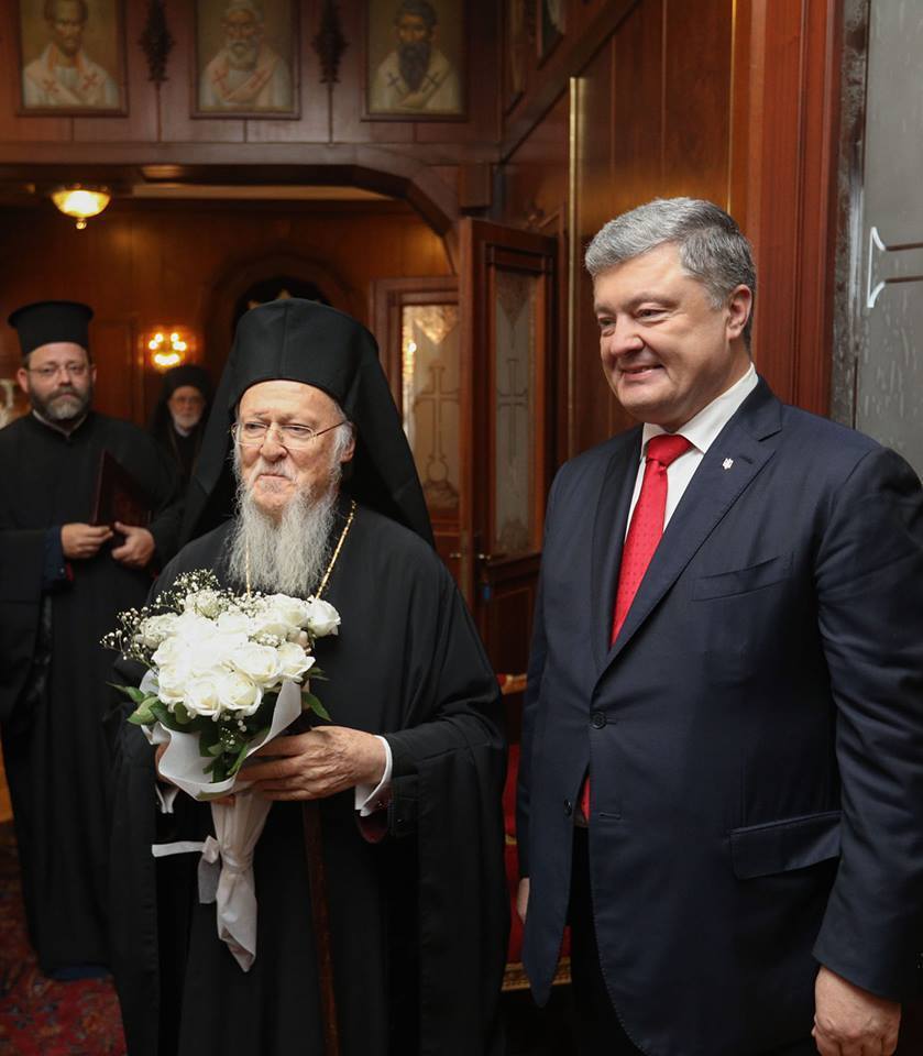 Порошенко і Варфоломій дали старт незалежній церкві в Україні