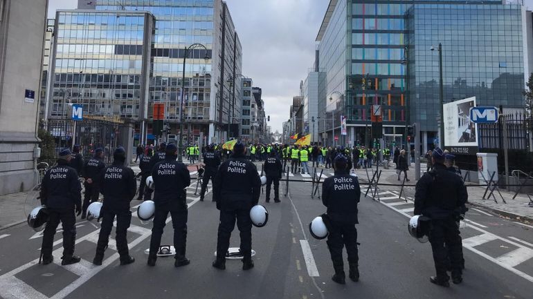 У Бельгії спалахнули масові протести ''жовтих жилетів'': що відбувається