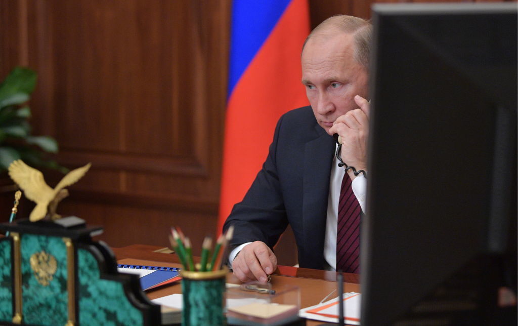 Россия останется, но не будет Путина. Его или убьют, или отдадут под суд