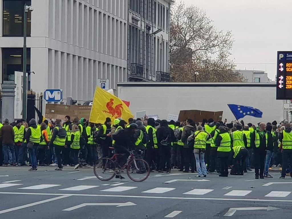 У Бельгії спалахнули масові протести ''жовтих жилетів'': що відбувається