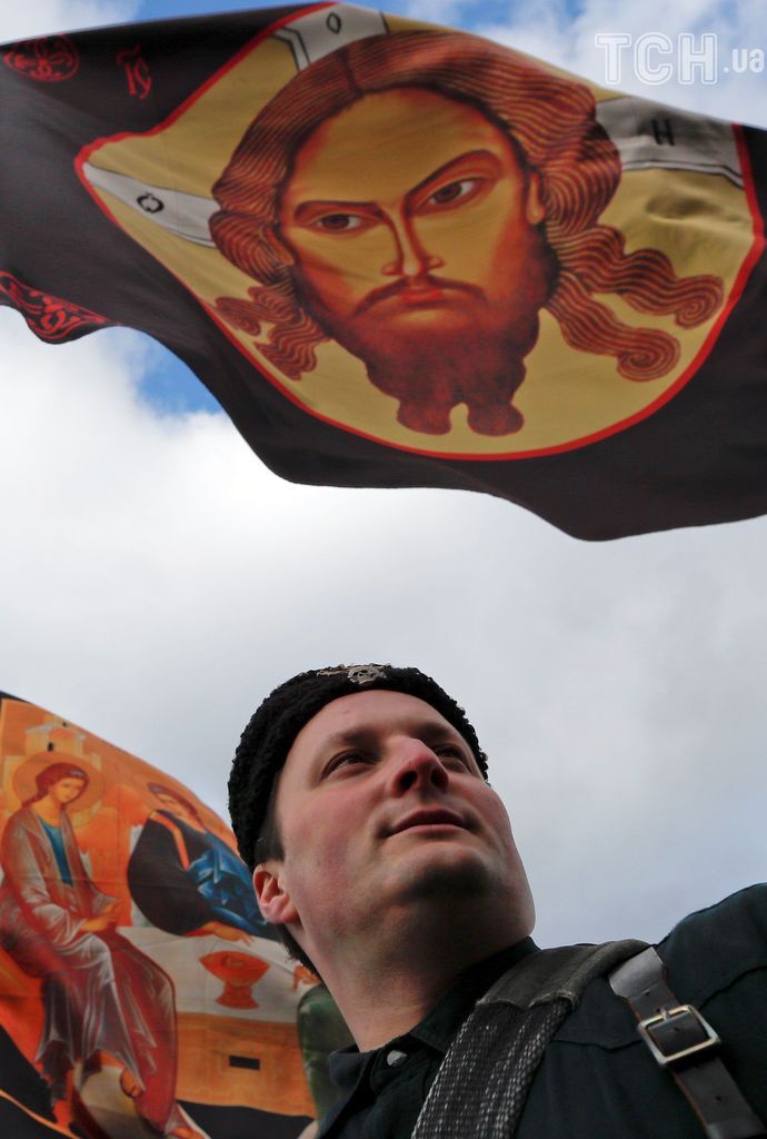 В Москве устроили марш с иконами и флагами ''Новороссии'': опубликованы фото