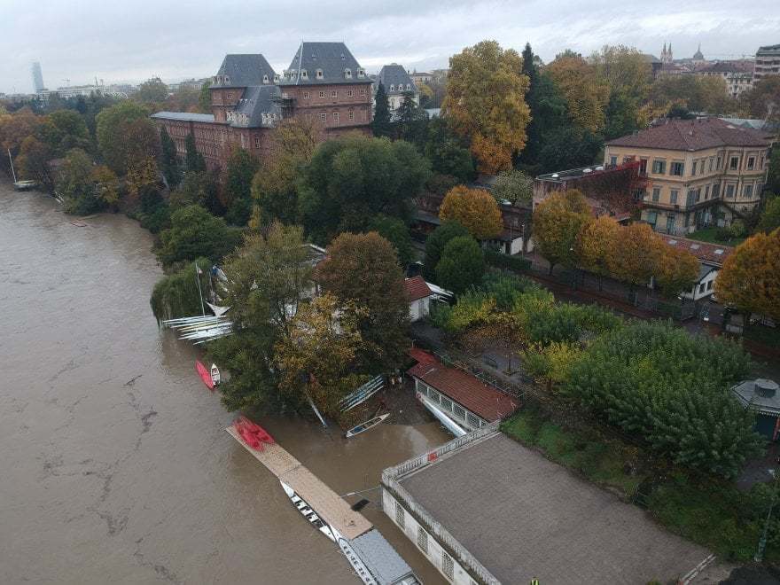 В Италии целый город ушел под воду: появились фото и видео