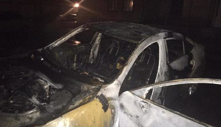 В центре Запорожья сгорела иномарка 