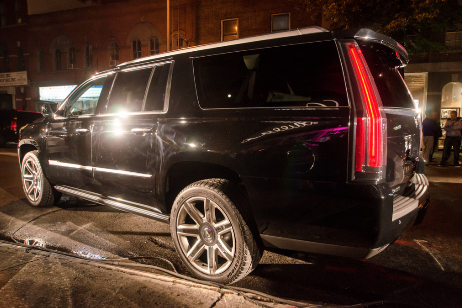 Входит в список Forbes: в Москве обстреляли Cadillac богатейшего бизнесмена России