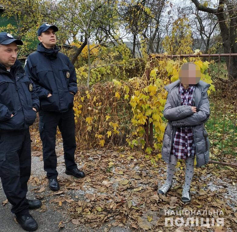 У Києві діти спали на підлозі і жили без документів: моторошні кадри