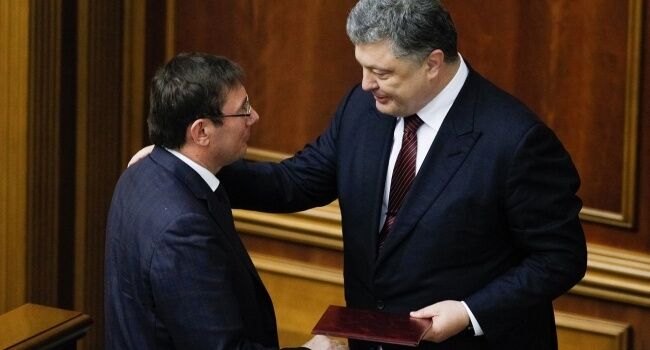 Луценко передав Порошенку заяву про відставку