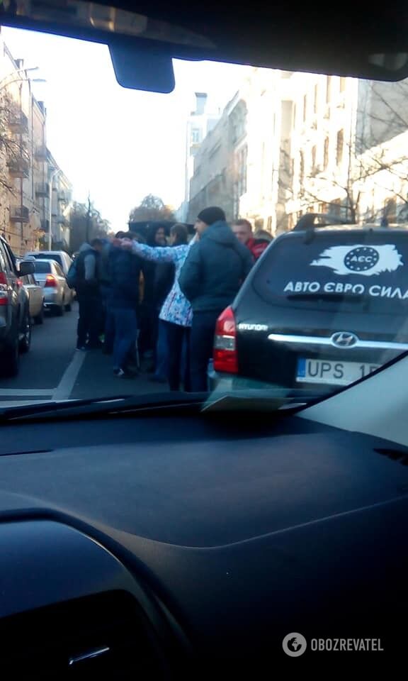 Колапс на дорогах: власники авто на єврономерах заблокували центр Києва