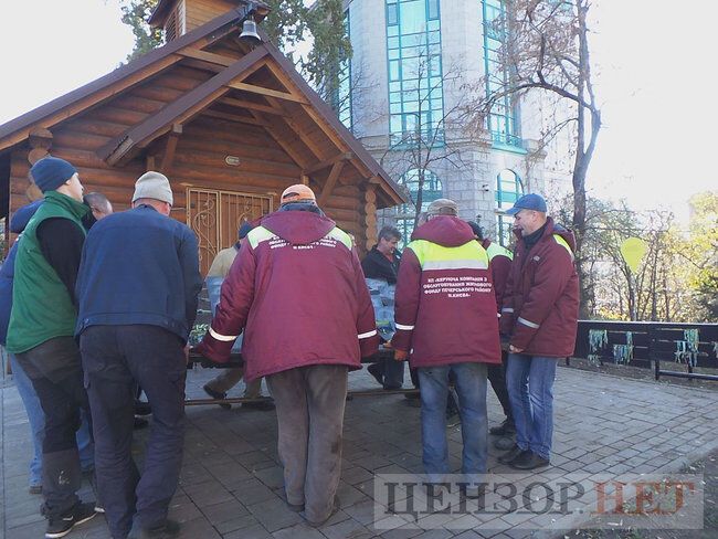 В центре Киева демонтировали мемориал Небесной Сотни: что произошло 
