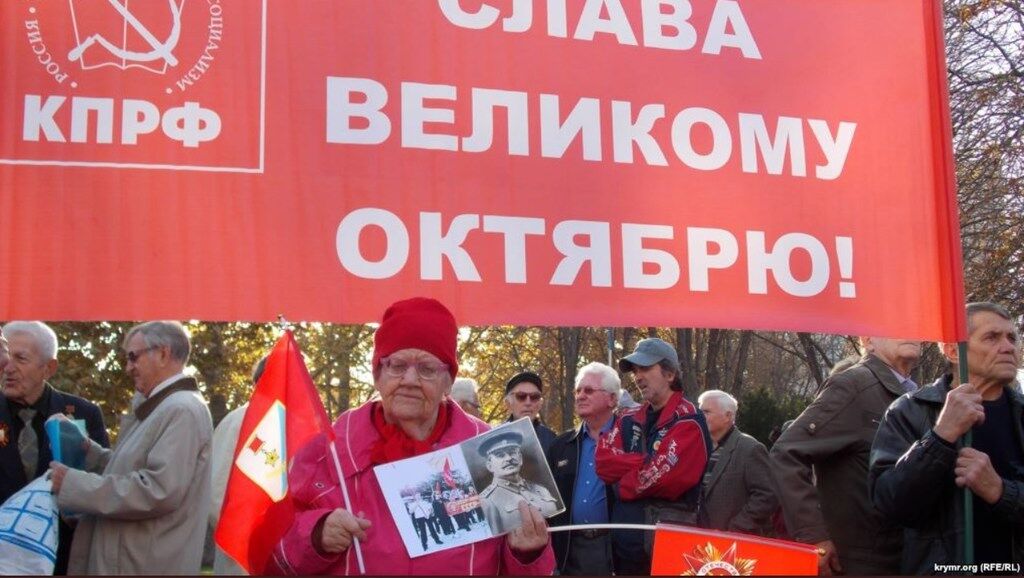 ''Настоящие зомби!'' В Крыму оккупанты вывели на улицы Сталина