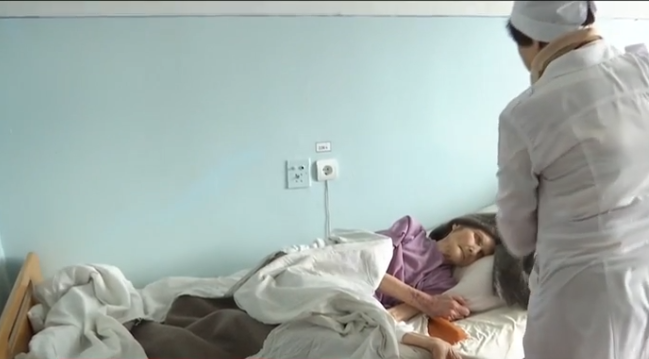 Важила 30 кг: українець по-звірячому познущався з матері