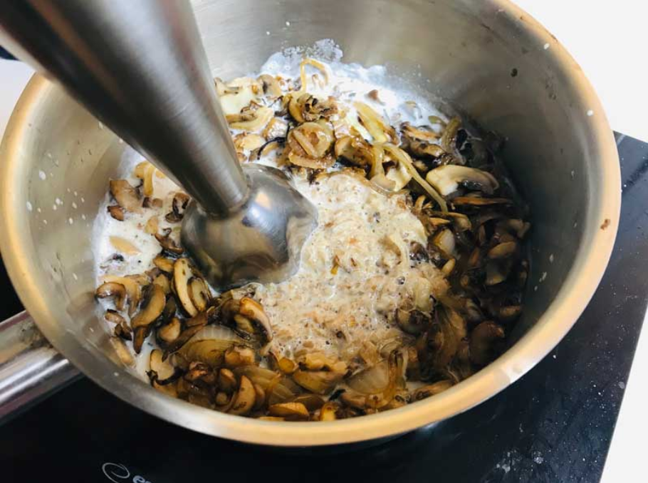  "Ніжний і пряний": відомий кулінар поділився рецептом грибного крем-супу