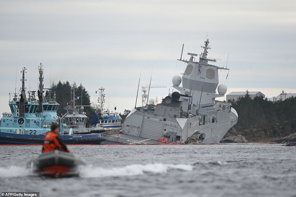 Тонул с сотней пассажиров: в Норвегии произошло серьезное ЧП с военным кораблем