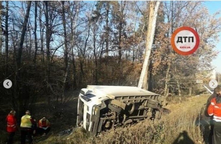 В авто Лещенко врезался грузовик: первые фото с места ДТП