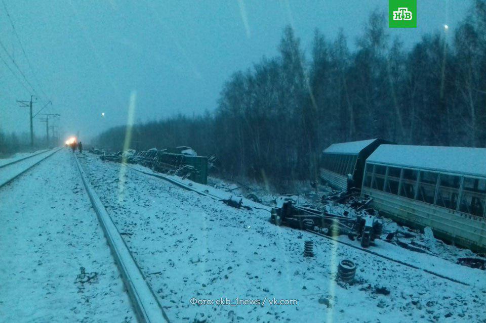 В России опрокинулся поезд с военной техникой