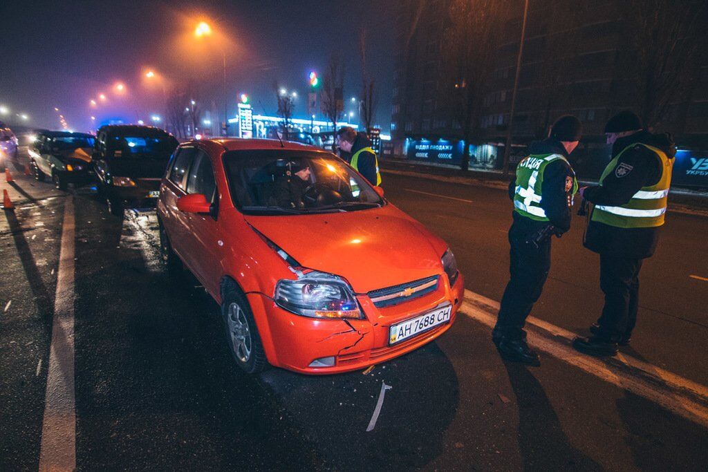 У Києві п'яний водій розбив чотири авто: фото і відео ДТП