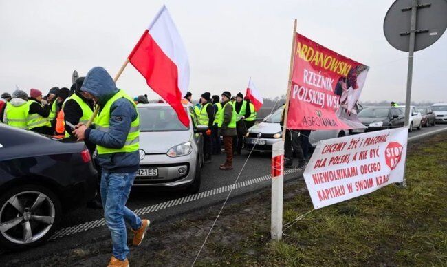 ''Желтые жилеты'' добрались до Польши: в требованиях звучит Украина