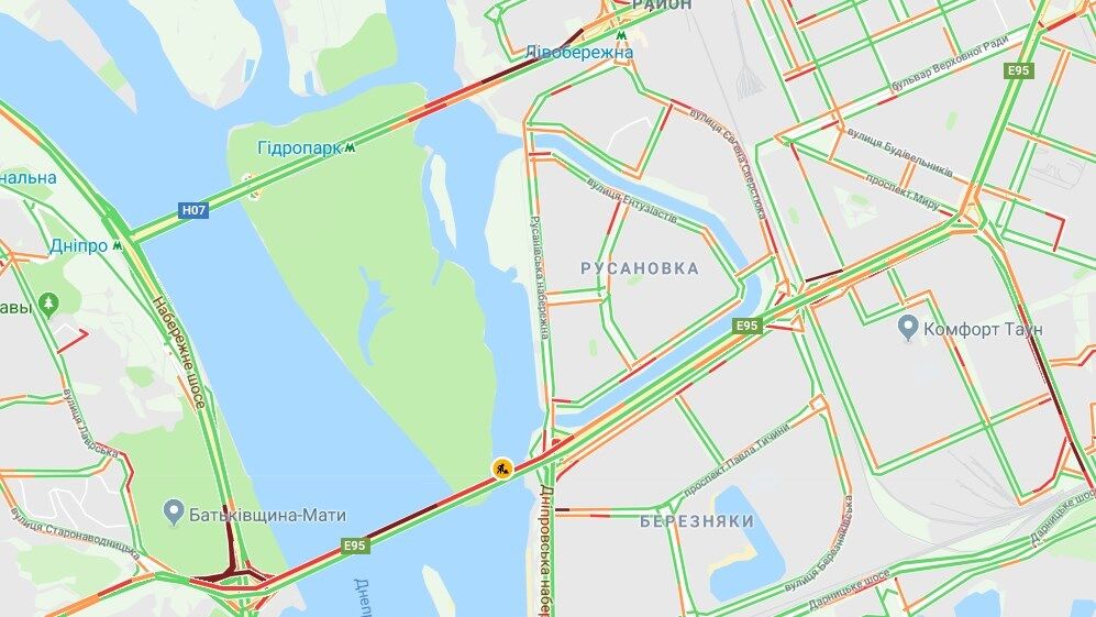 Штормовое предупреждение в Киеве: улицы города сковали пробки 