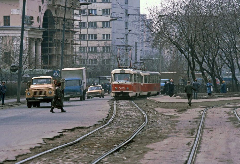 Убогий советский общественный транспорт
