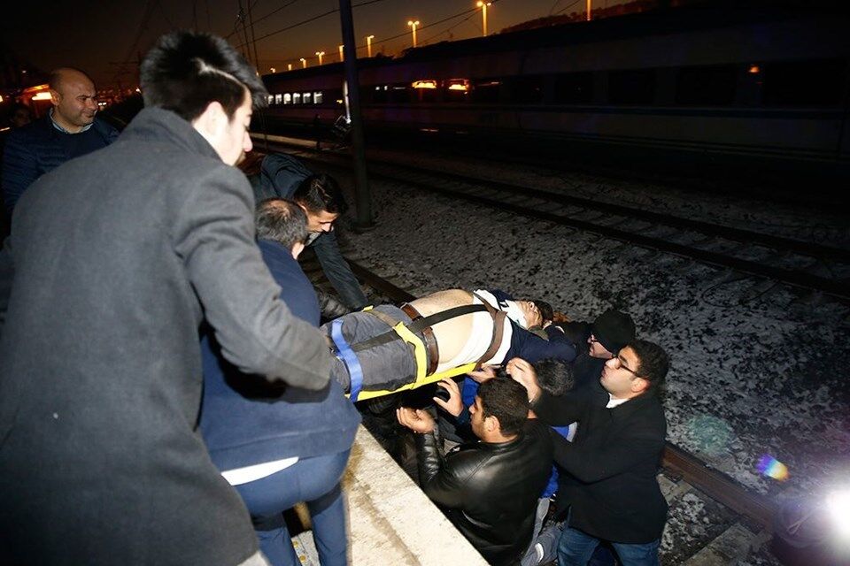 В Турции два пассажирских поезда столкнулись лоб в лоб: 7 жерт, десятки пострадавших