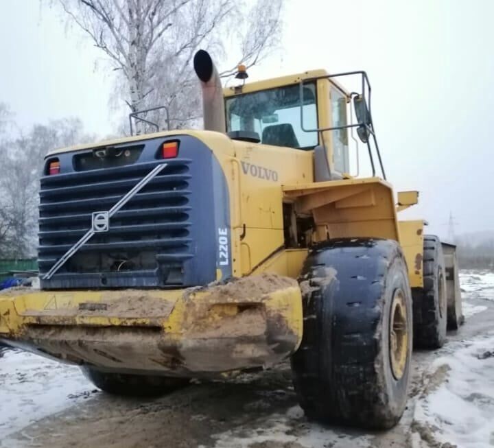 Рейдерский захват в Барышевке: стройплощадку блокировали неизвестные в форме