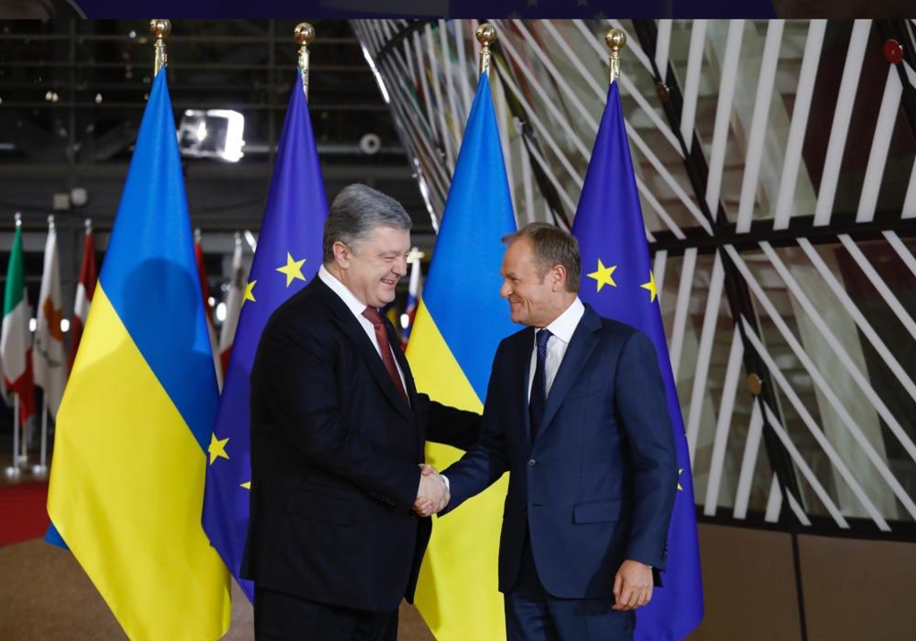 ''Россия изолирована и заплатит'': Порошенко рассказал о первых важных решениях Брюсселя по Украине