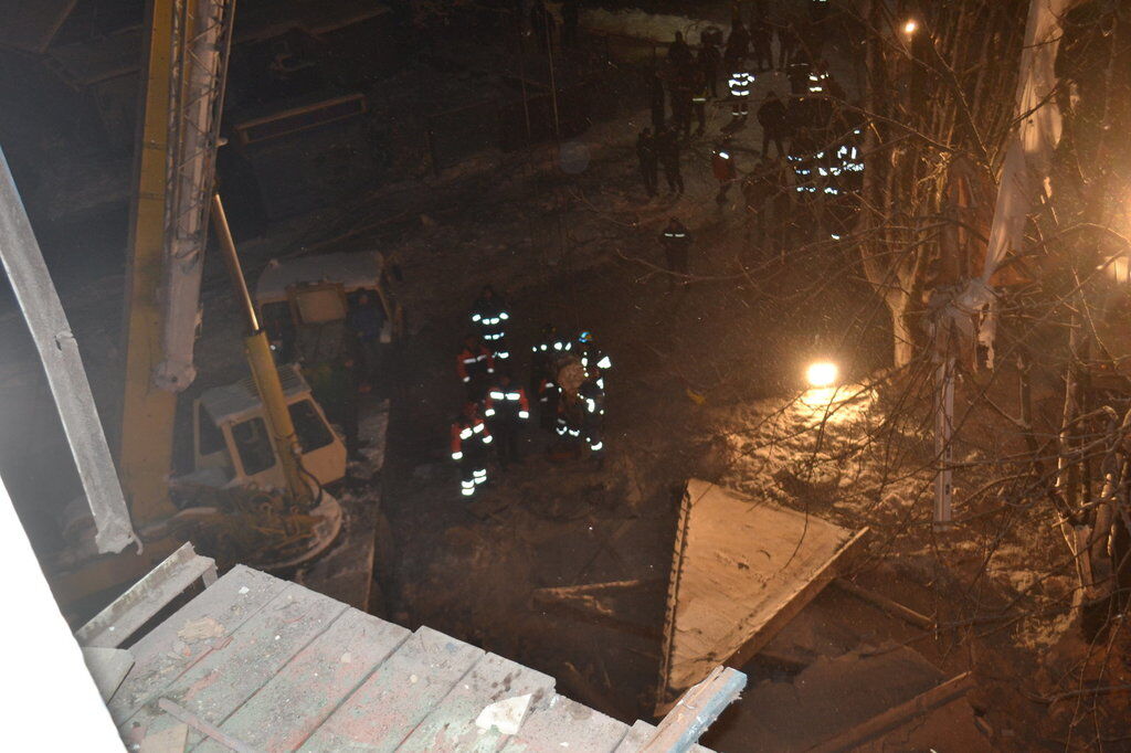 Вибух багатоповерхівки у Фастові: рятувальники знайшли під завалами тіла
