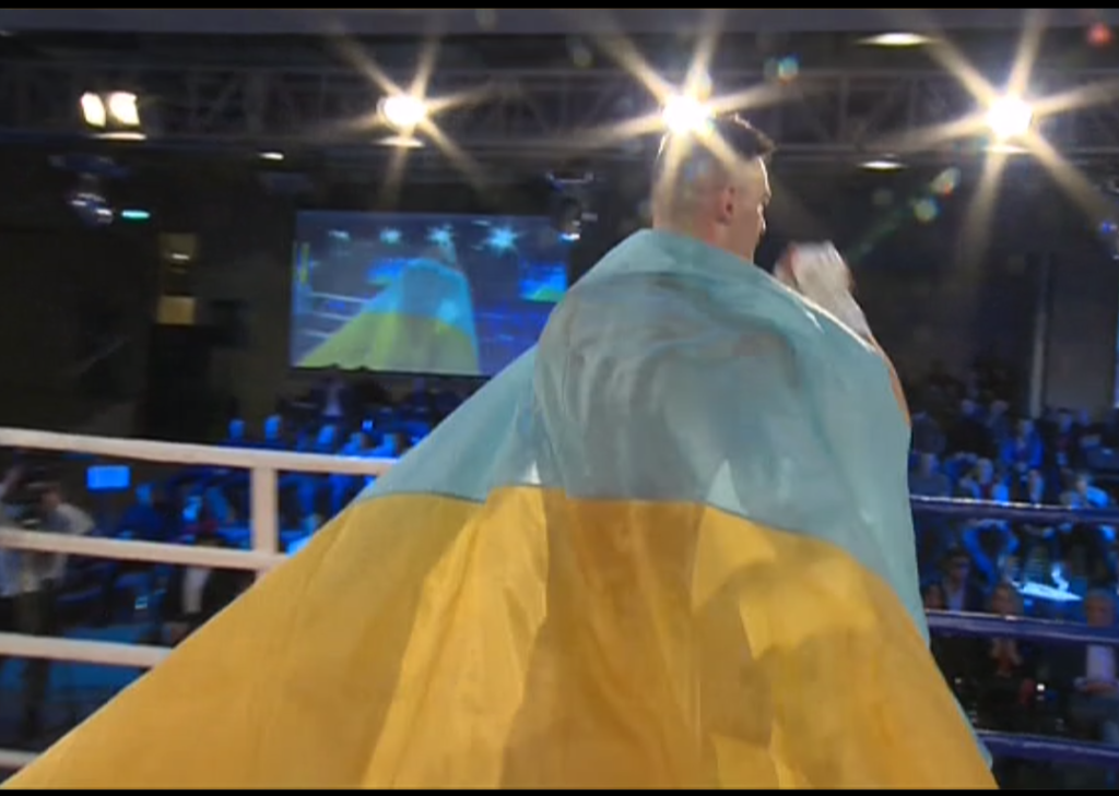 Непобедимый украинский супертяж добыл яркую победу нокаутом