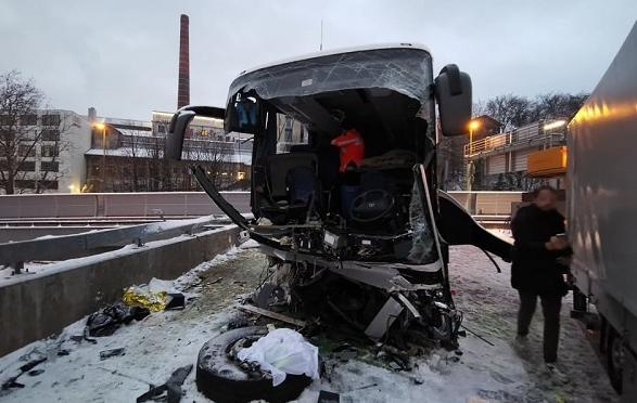 Россияне попали в масштабное ДТП в Европе: есть пострадавшие